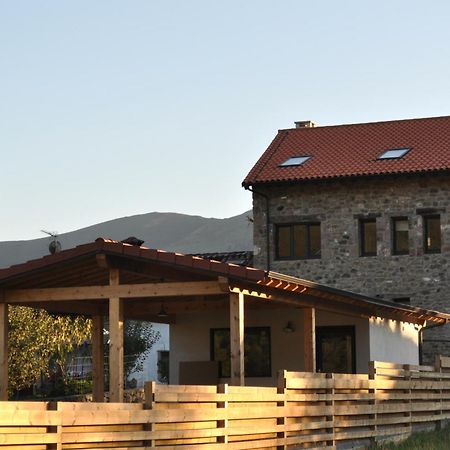Apartamentos Cuatro Aguas Ucieda Exterior photo